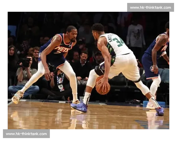 雄鹿对决篮网直播焦点战字母哥杜兰特巅峰碰撞全程直击东部强强对话 雄鹿对决篮网直播焦点战字母哥杜兰特巅峰碰撞全程直击东部强强对话