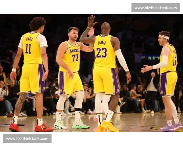 骑士湖人巅峰对决东西豪强碰撞点燃赛季焦点之夜全场瞩目经典再现